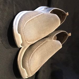 Men’s sketchers size 11